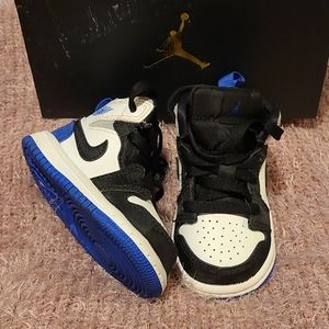 Jordan 1s toddler sz.4
